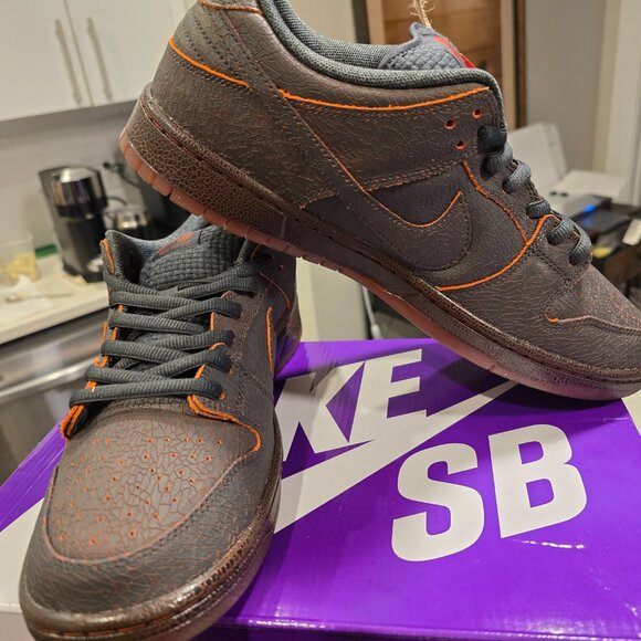 Nike SB Dunk Low Dark Smoke Grey Campfire Orange KRAMPUS DUNK Mens 10 2025 NEW - Picture 4 of 16